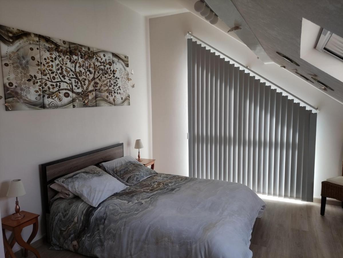 Duplex Independant, Dans Maison. * Tresserve