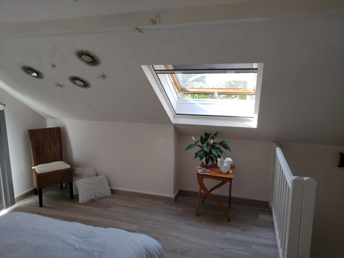 Duplex Independant, Dans Maison. *