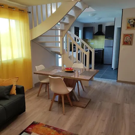 Appartement Duplex Independant, Dans Maison. Tresserve Exterior foto